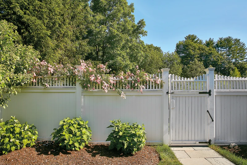 Toppers present an excellent opportunity to personalize your fence to your particular purpose. The Highland Topper creates privacy with a distinctive personality. Cleated fence to sit on Universal and Traditional Fence. Available 18''H & 24''H for Cedar and Solid Cellular Vinyl or 23¾''H Hollow Vinyl.