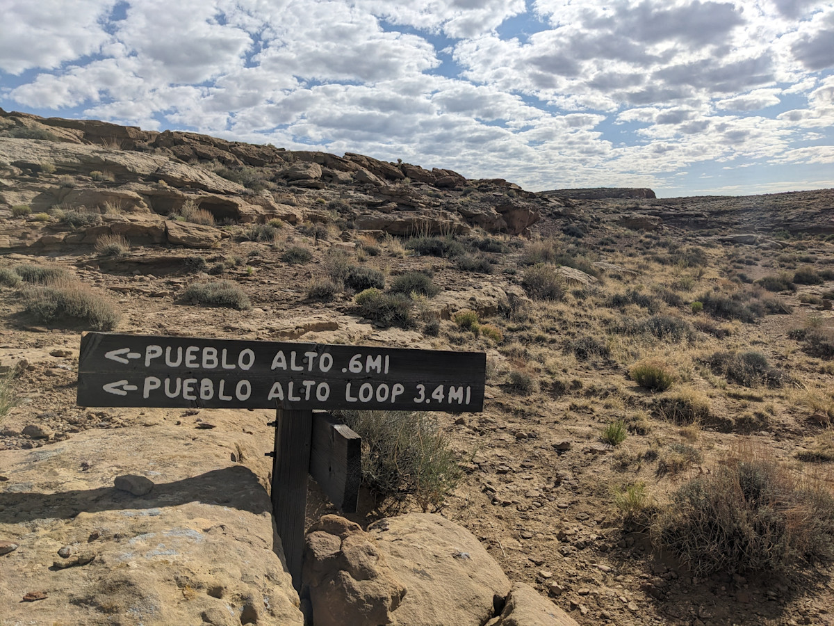 This way to Pueblo Alto