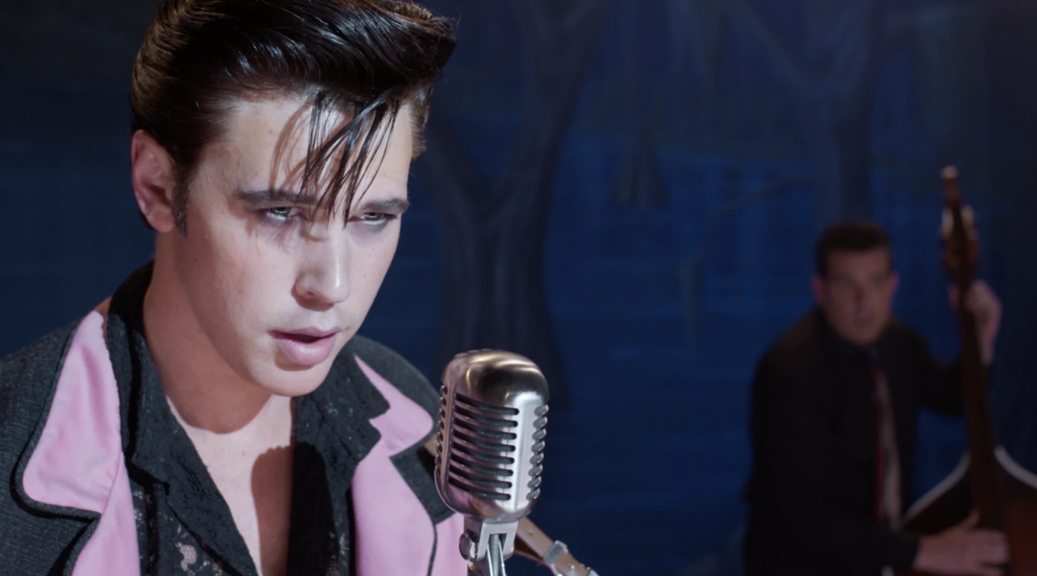 Austin Butler Channels the King of Rock and Roll in First 'Elvis' Trailer