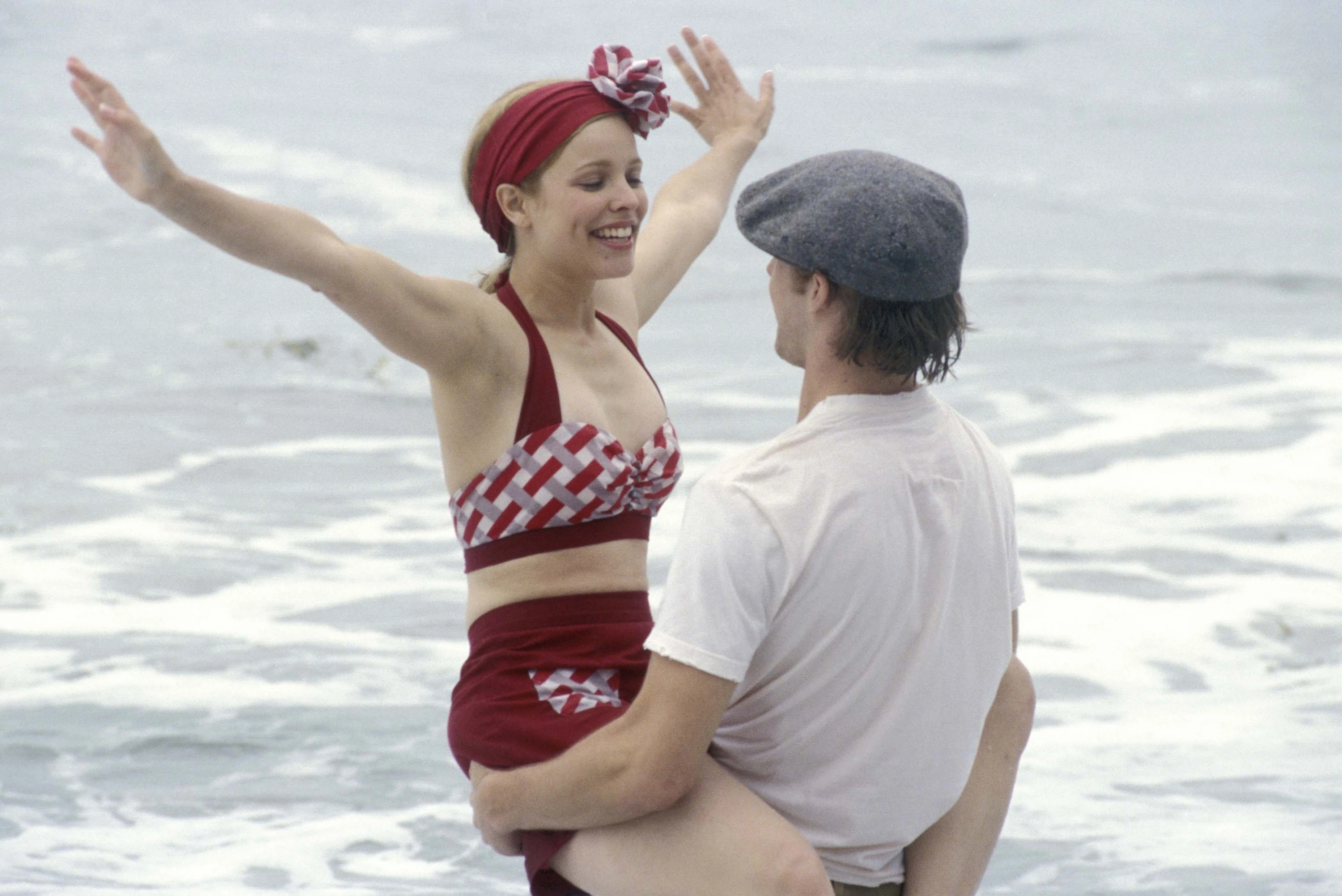 Rachel McAdams as Allie and Ryan Gosling as Noah
