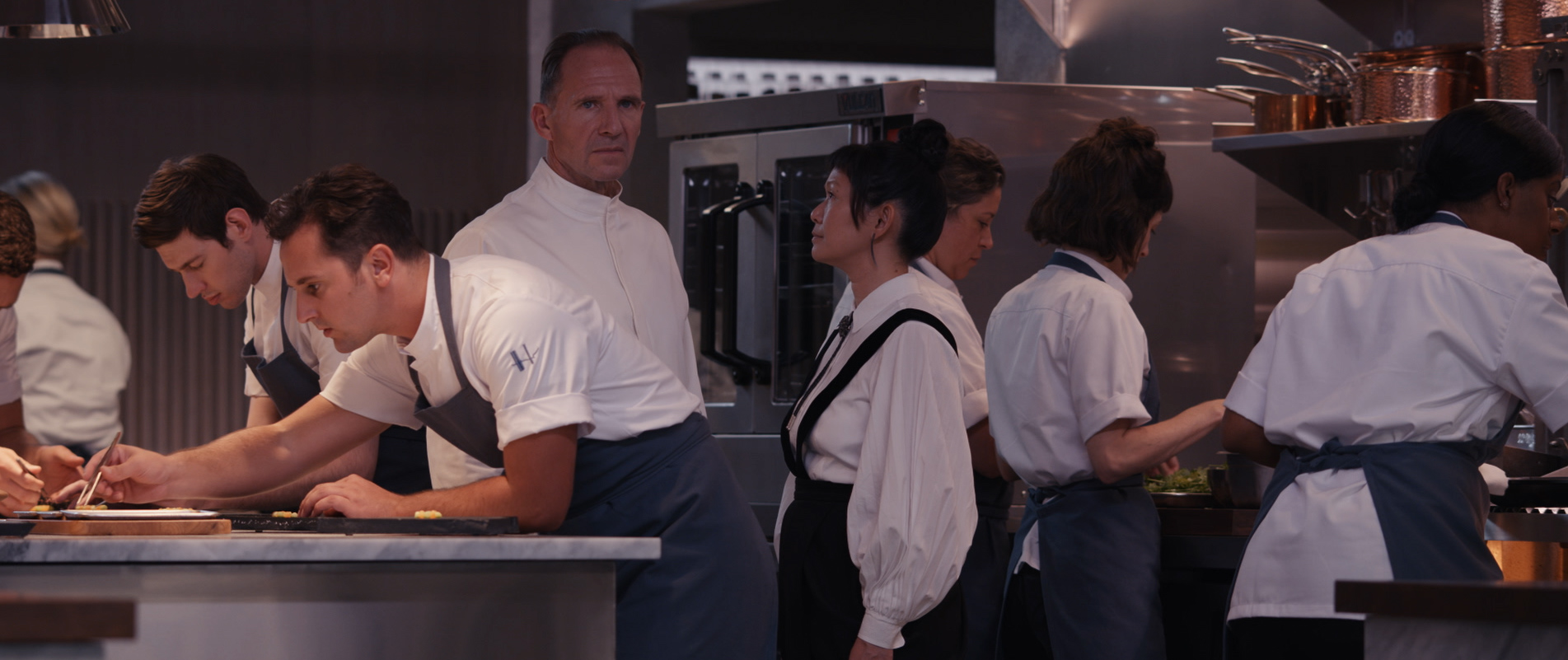 The Menu director Mark Mylod got Ralph Fiennes to cook the world's best  burger for real