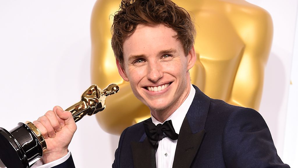 Eddie Redmayne Remembers Feeling Like 'an Excitable Puppy' When He Won ...