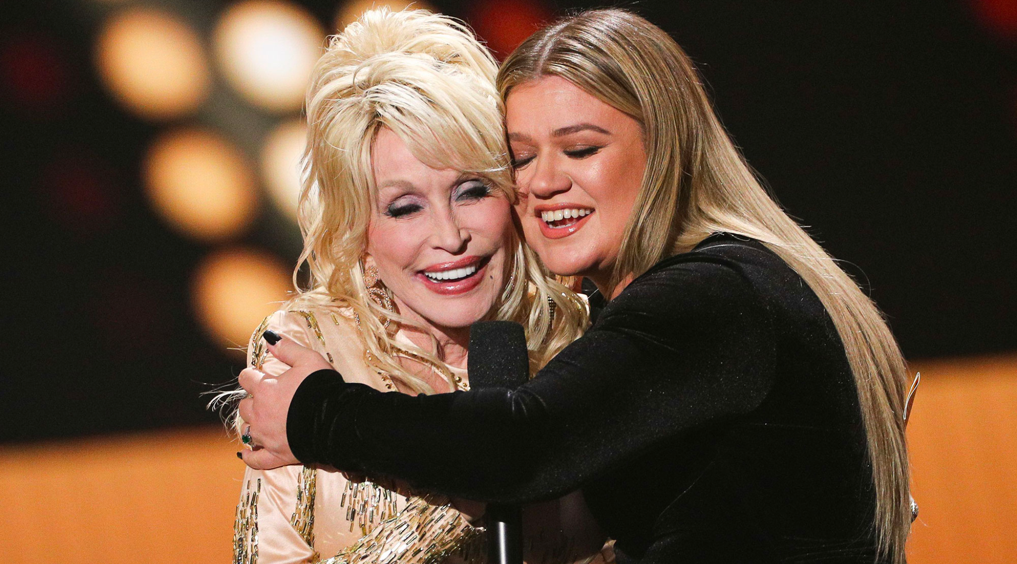 Listen to Dolly Parton and Kelly Clarkson Duet on Remake of Oscar-Nominated '9 to 5'