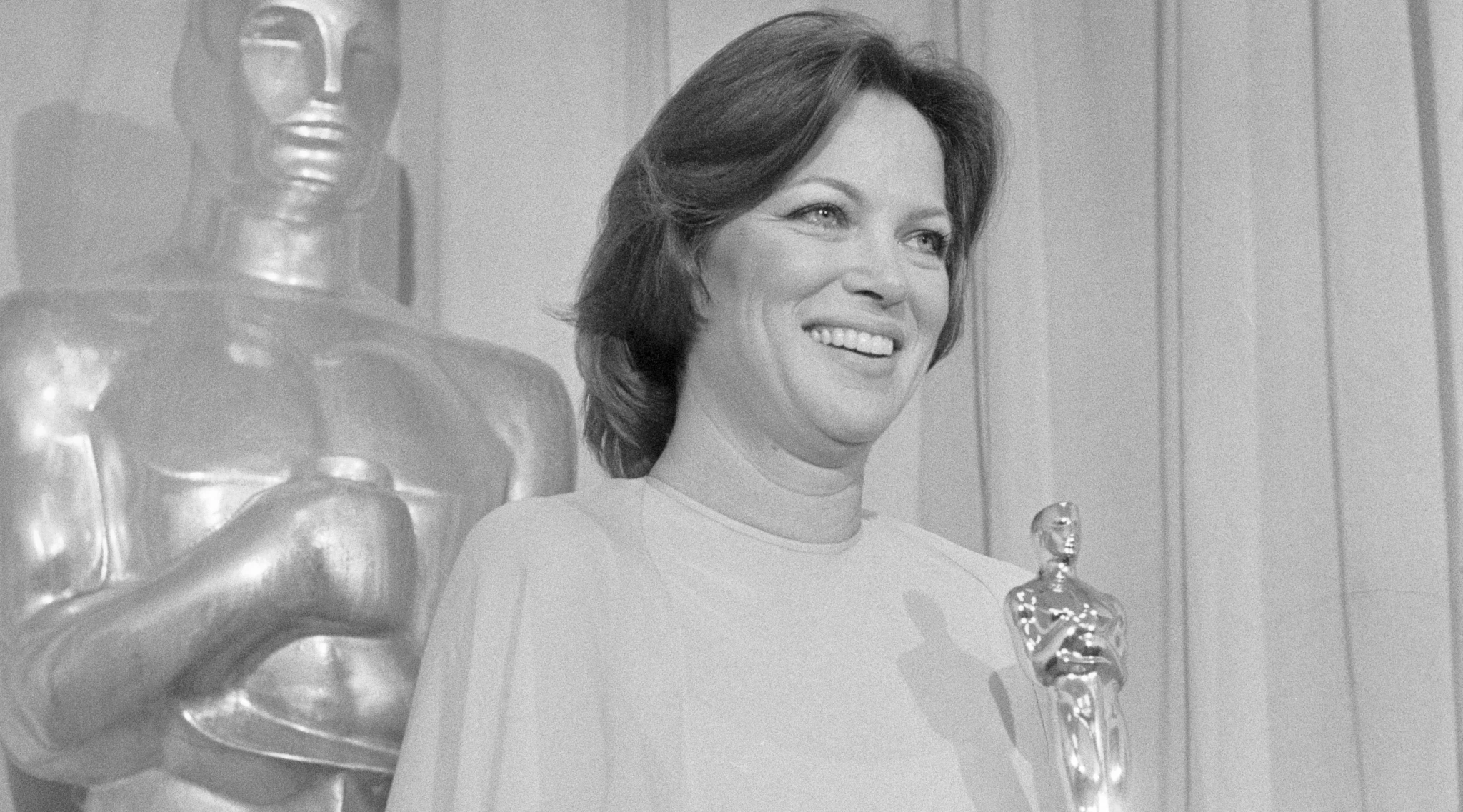 Louise Fletcher, Oscar-Winning 'One Flew Over the Cuckoo's Nest' Actress, Dies at 88