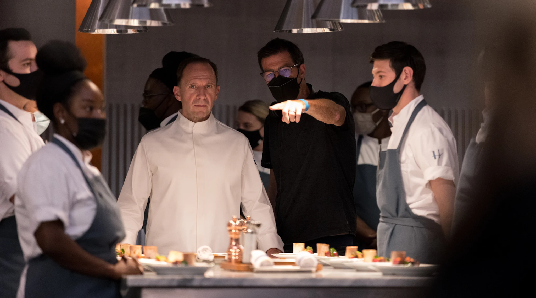 Ralph Fiennes vacsorameghívása: így készült A Menü (2022) 1 the menu mark mylod