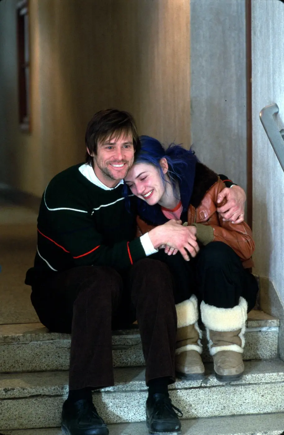 Jim Carrey as Joel and Kate Winslet as Clementine