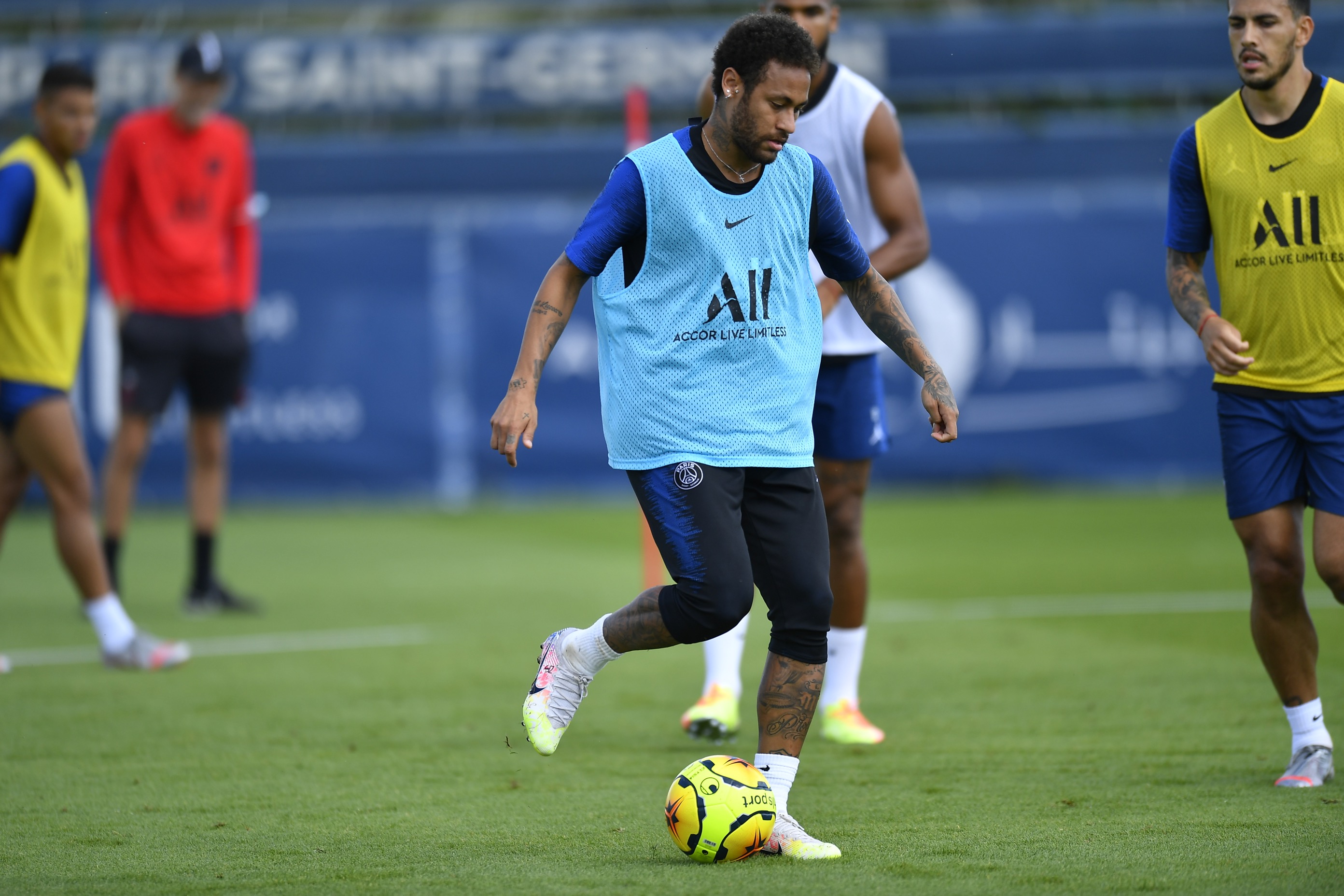 Photos Check Out The Latest Pics Of Neymar Jr Training Neymar Jr