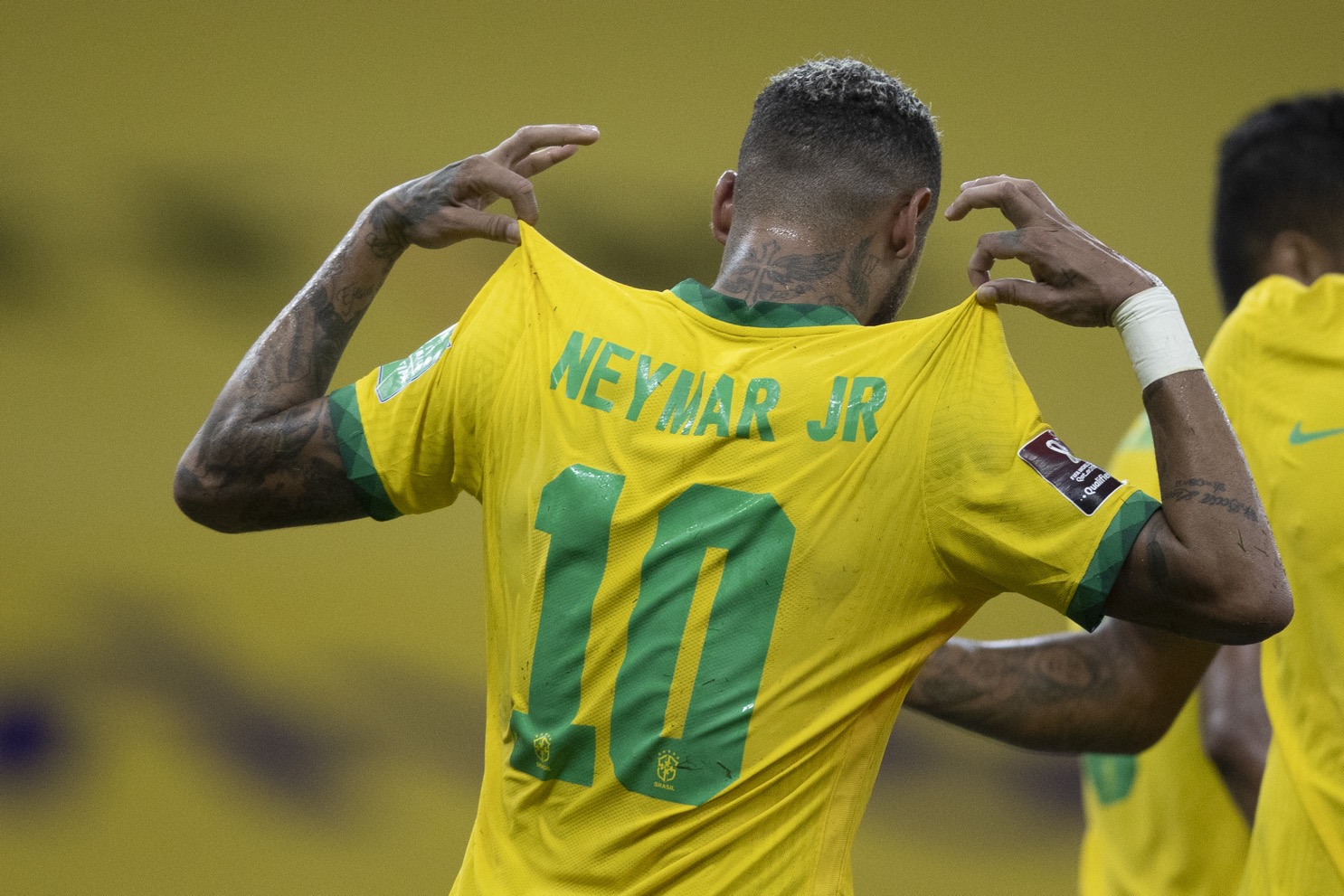 Brazilians split about Neymar breaking Pelé's goal-scoring record | KRQE  News 13