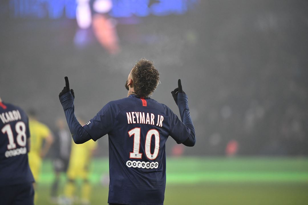Những bức ảnh Neymar Jr. sẽ cho bạn một cái nhìn rõ nét về đội bóng mà anh ta đang chơi cho và tài năng của ngôi sao này. Các bức ảnh này được chụp ở các góc độ khác nhau và sẽ mang đến cho bạn những khoảnh khắc ấn tượng nhất của Neymar Jr.