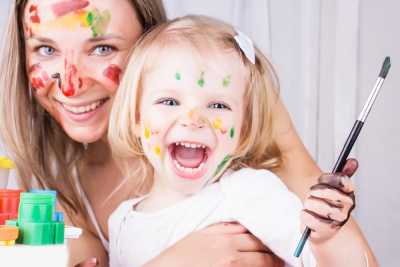 Mom and baby painting