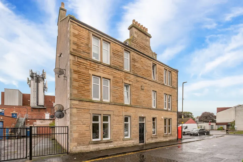 Under Offer - Flat for Sale in Musselburgh