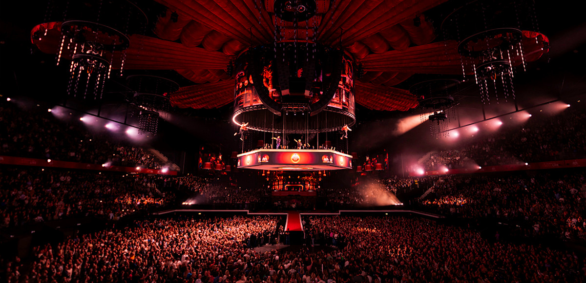 Doe mee met Vrienden Vrijdag en win kaarten voor De Vrienden van Amstel