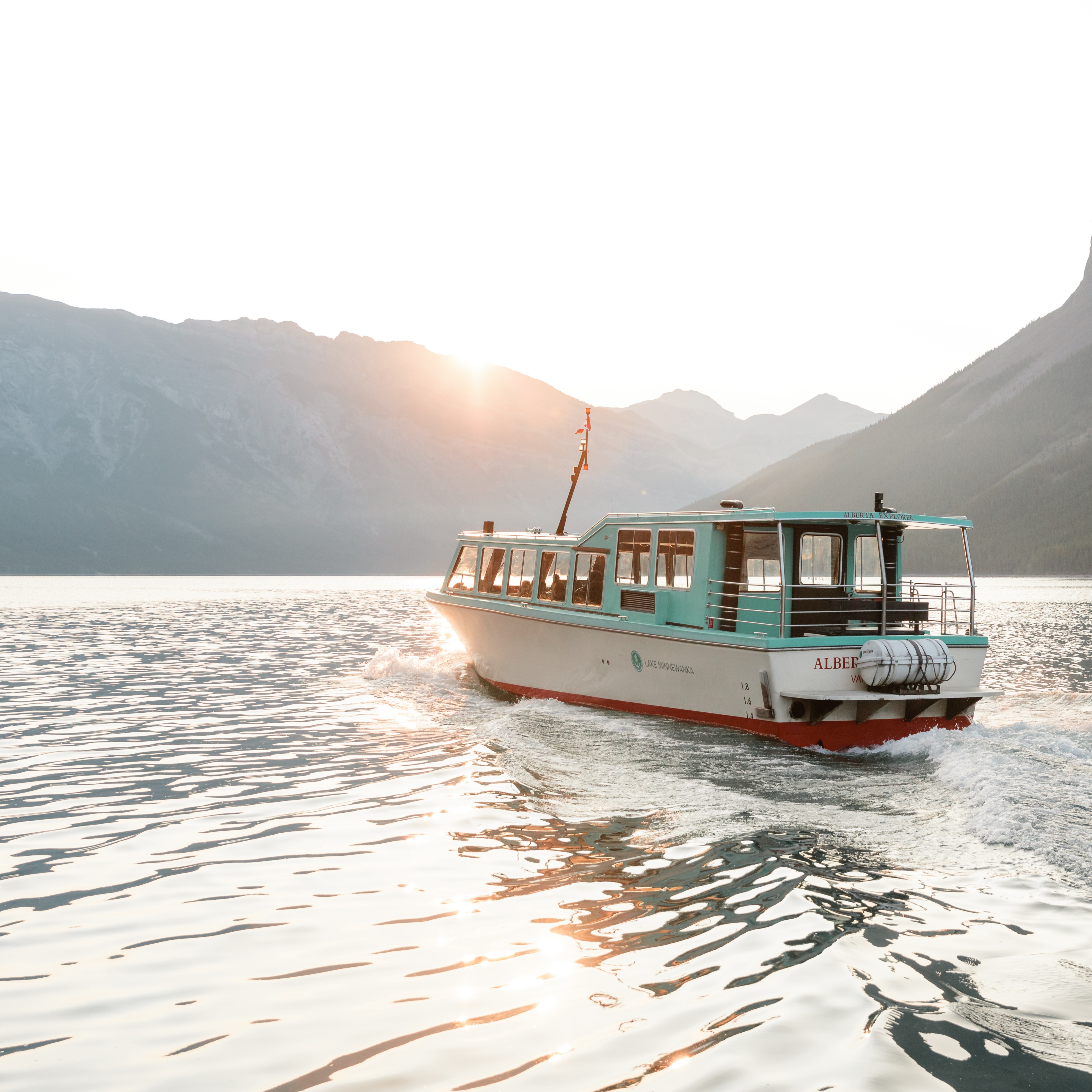 MikeSeehagel EH-Pursuit LakeMinnewanka D4 8092