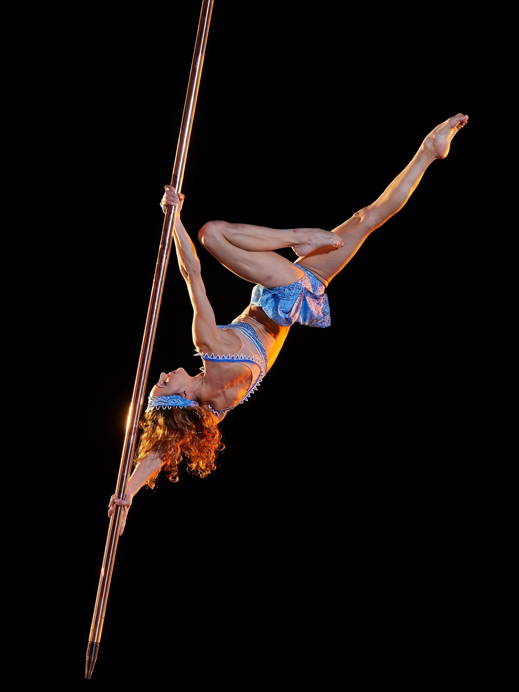 cirquedusoleil corteo suspended-pole