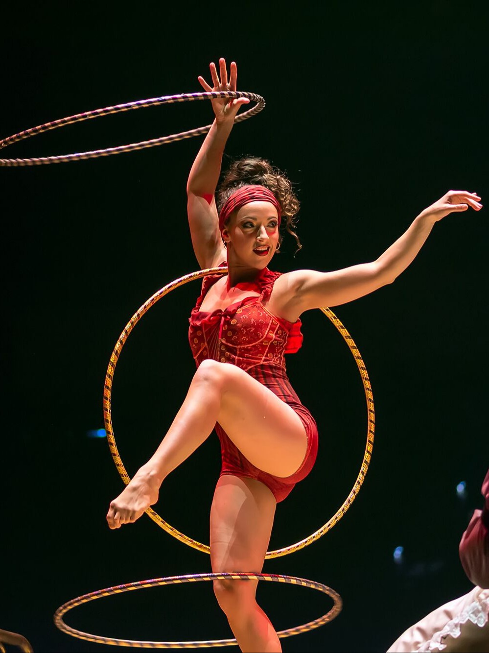 cirquedusoleil corteo hula hoop 3