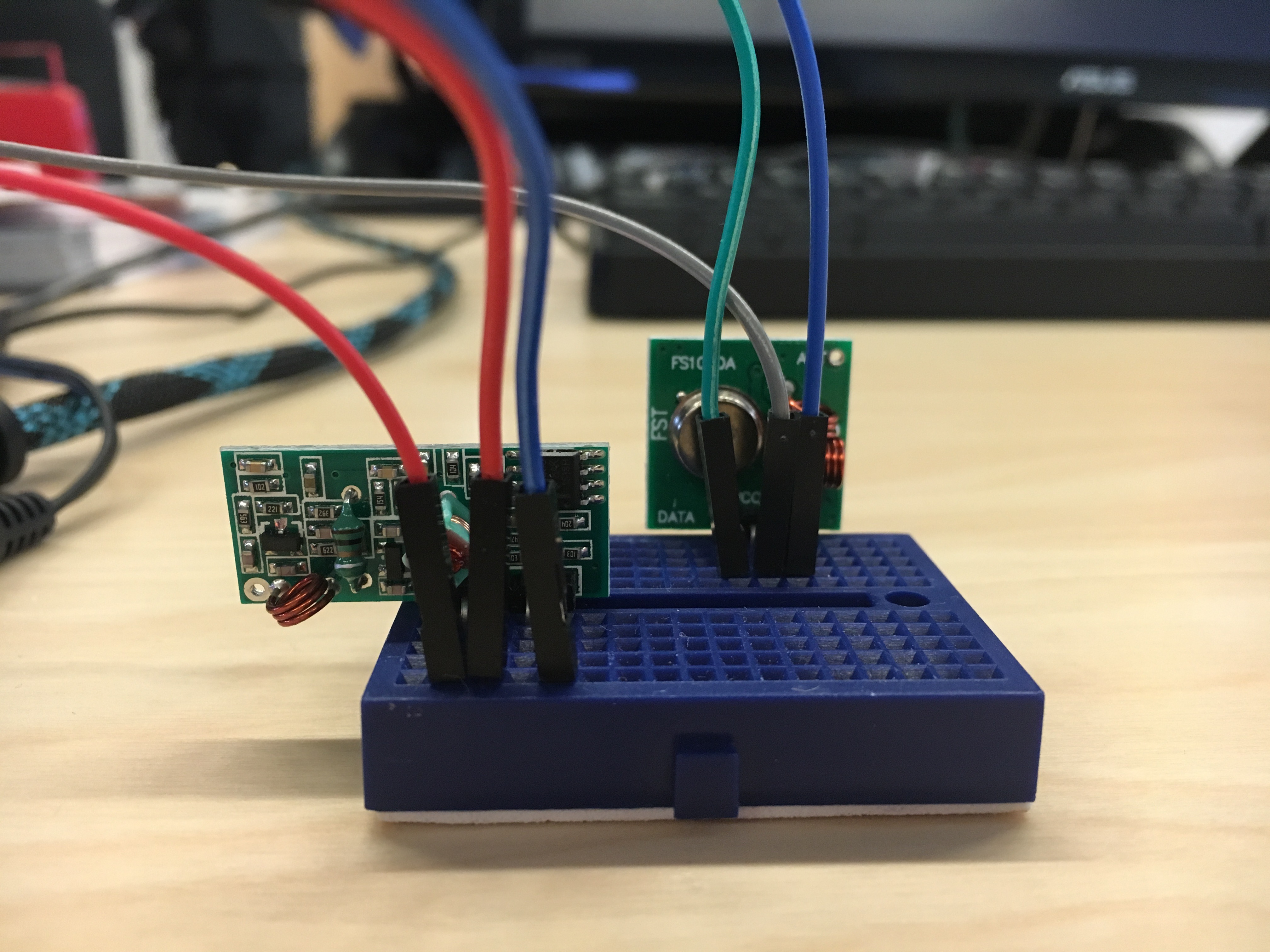 Controlling RF outlets from a Raspberry Pi - chester's blog