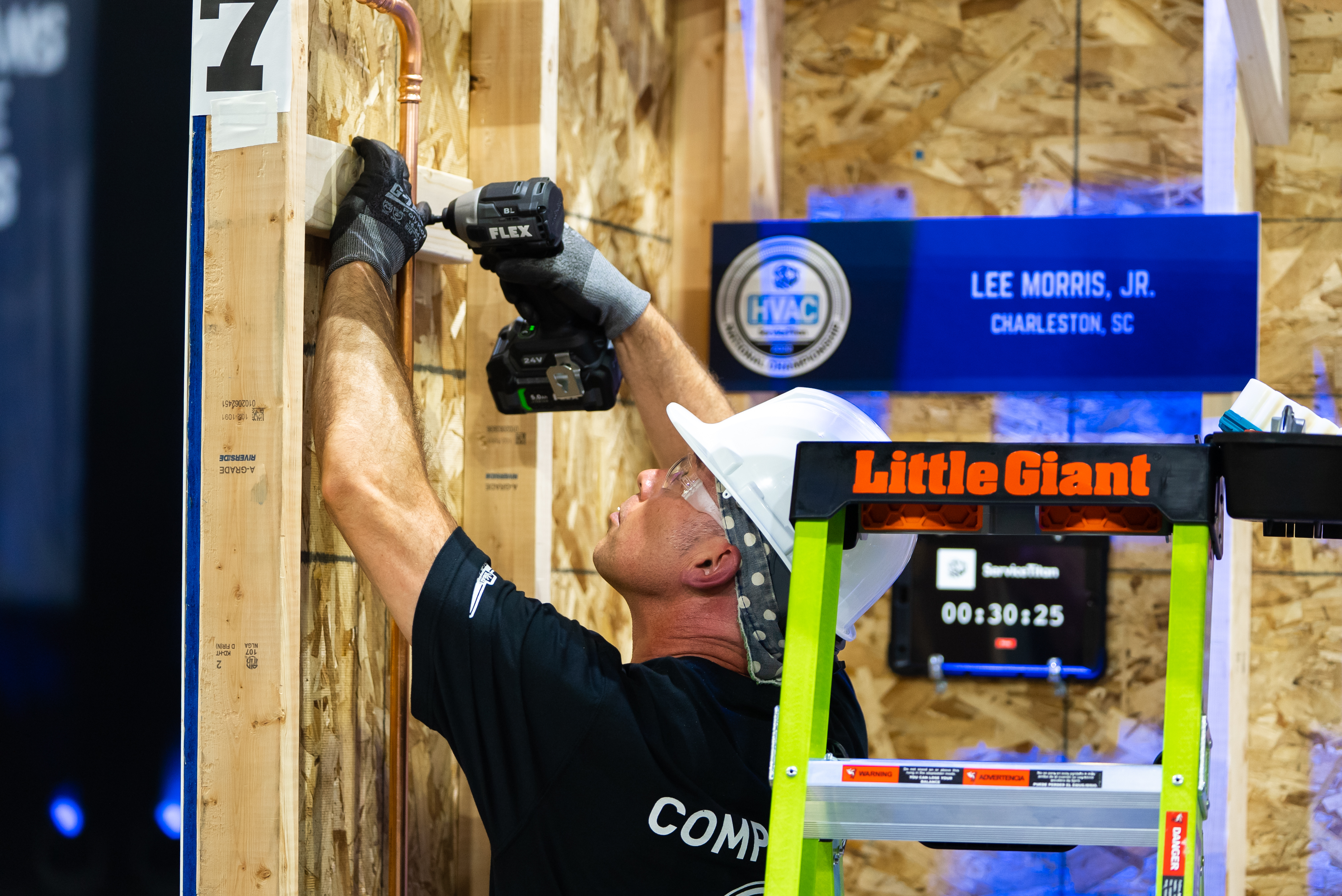 Lee Morris Jr. in action