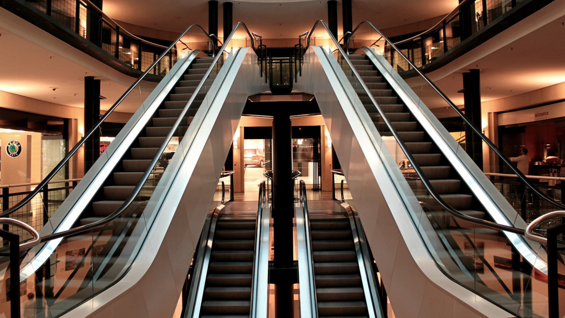 Tariffs Pressure Retail, But Consumer Strength Holds