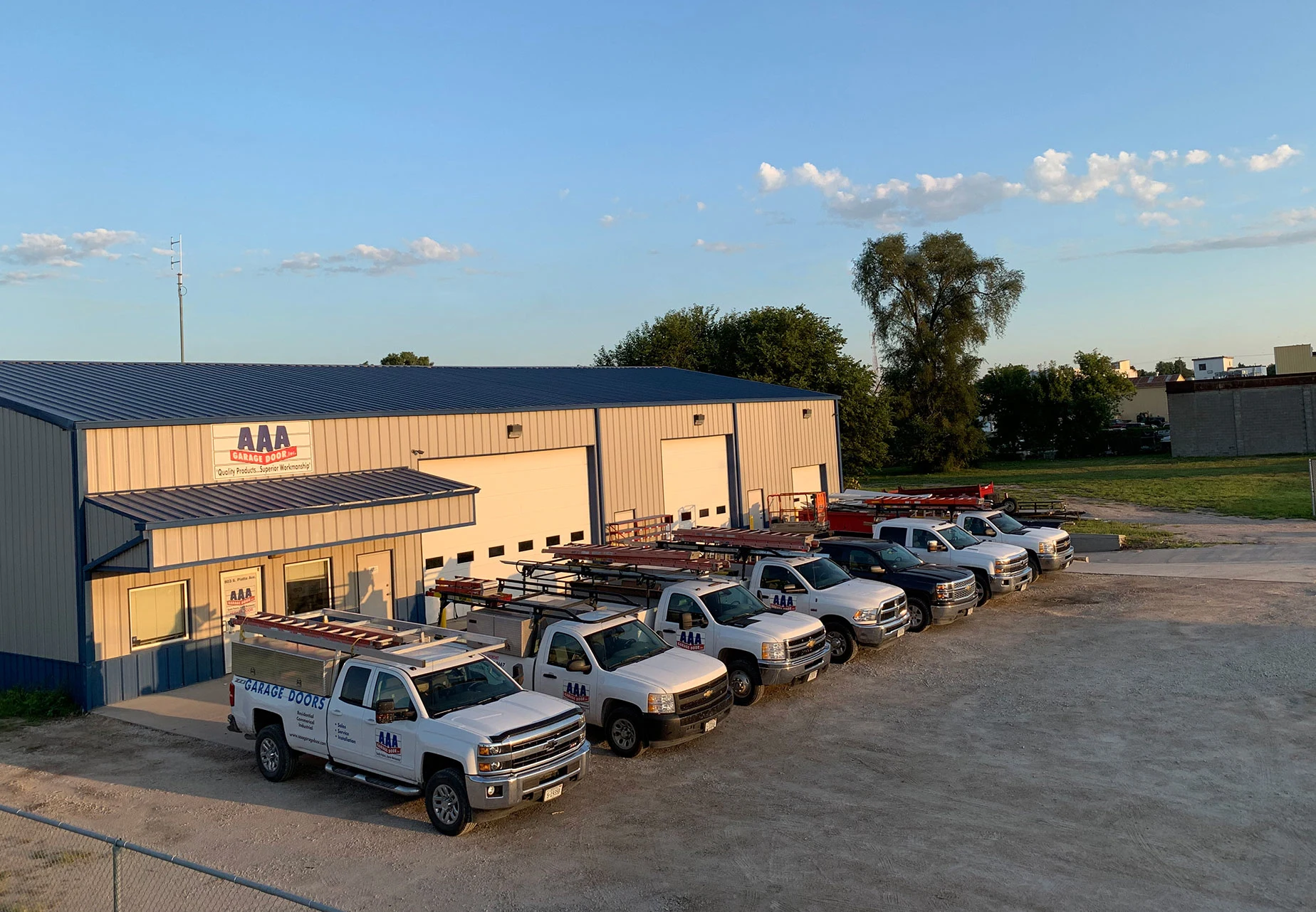 aaa-garage-door-trucks