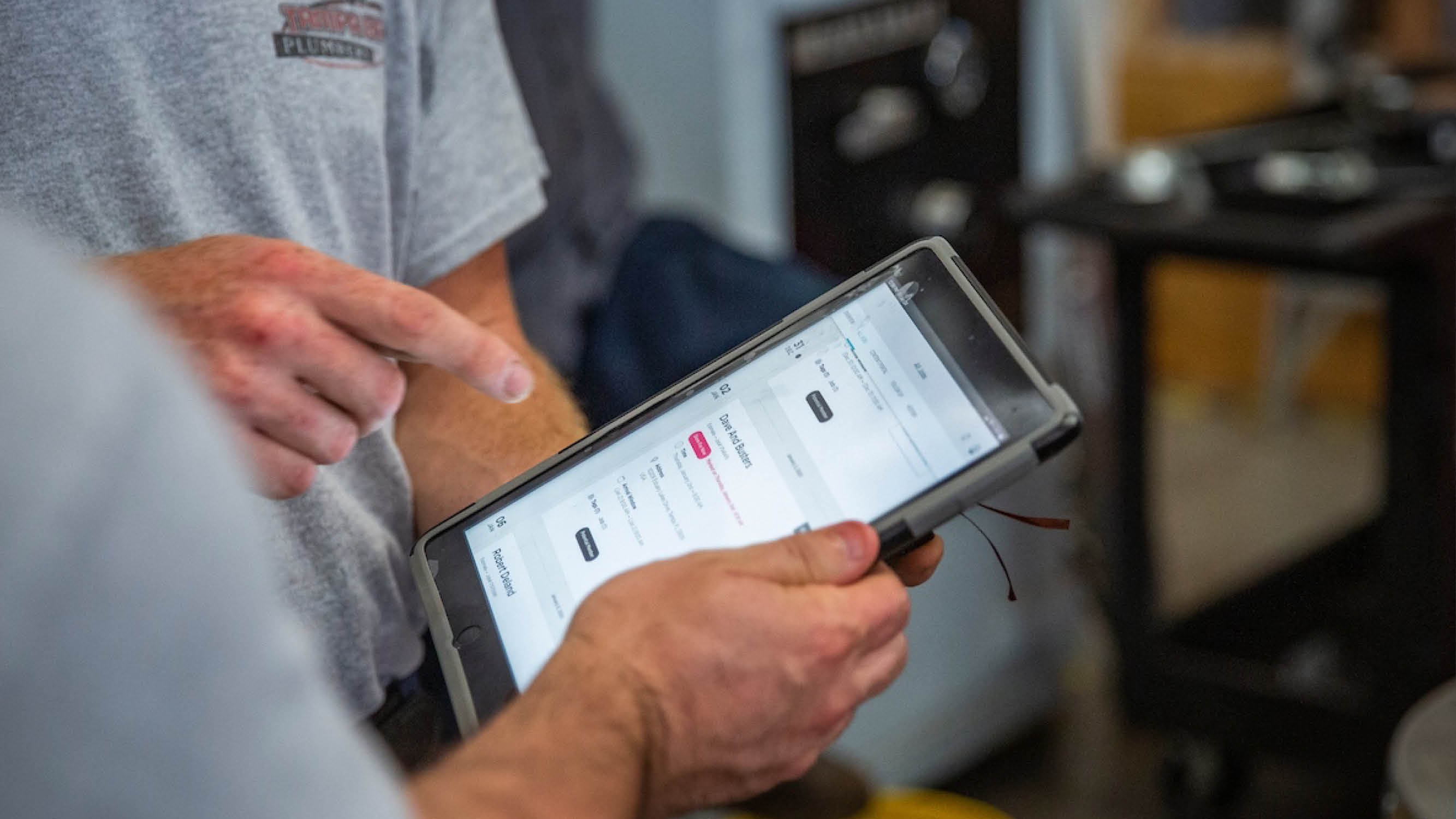 10 HVAC Invoicing Tips For Contractors in 2026 [+Free Template]