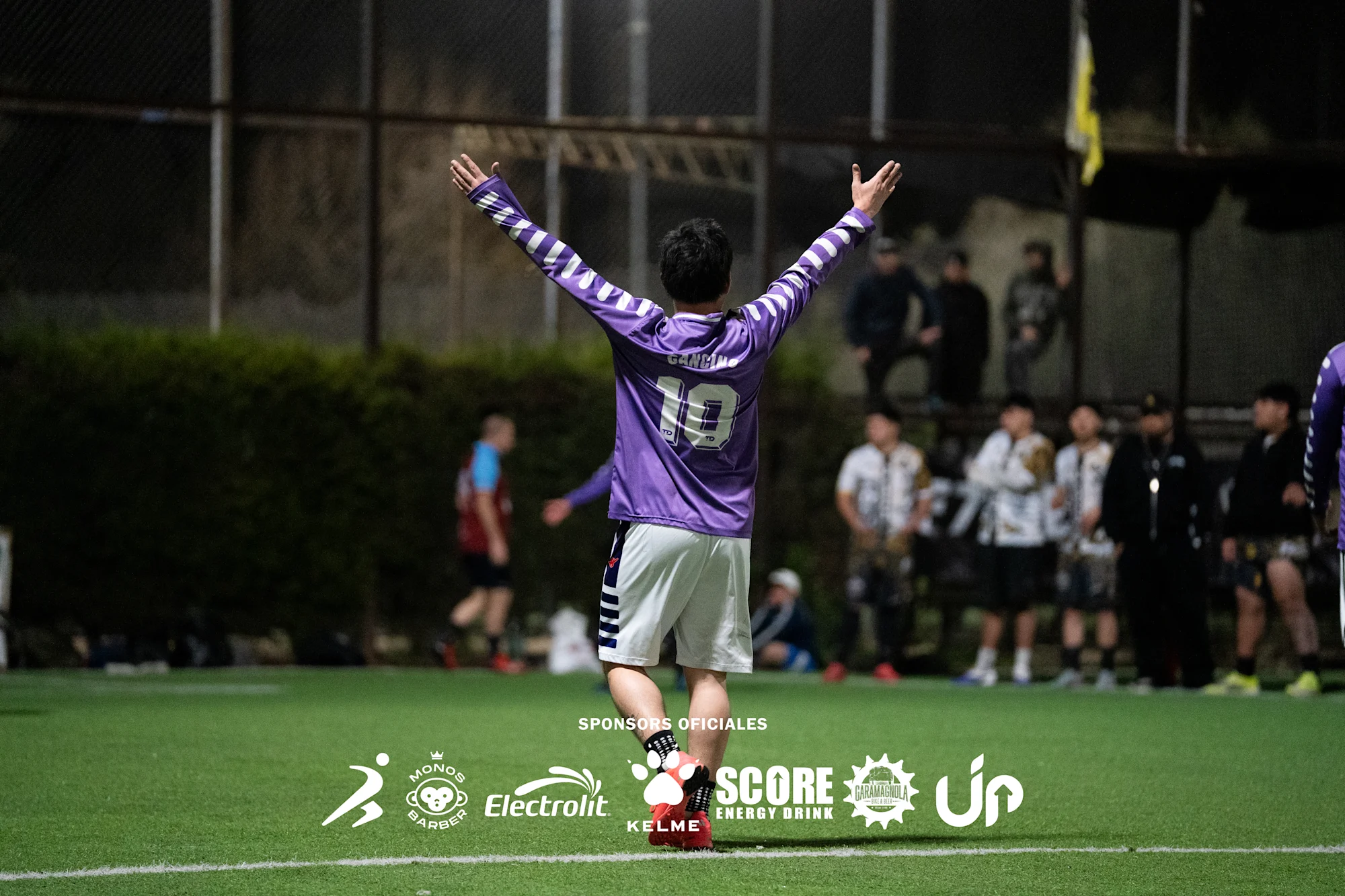 Acción de partido en la cancha