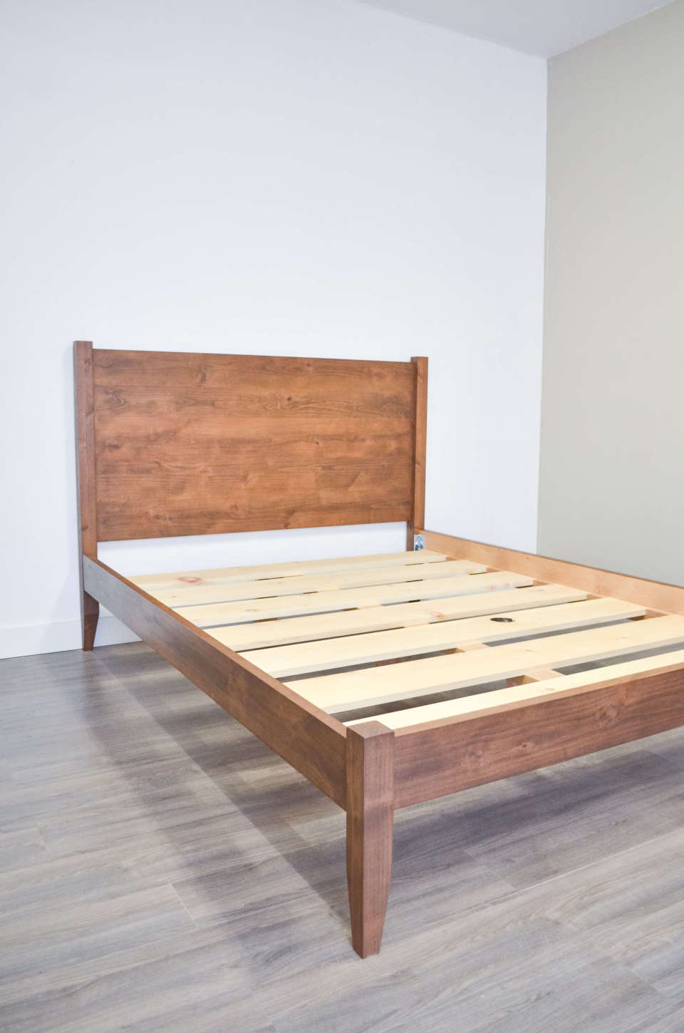 Featured image of post Custom Hardwood Bed Frame