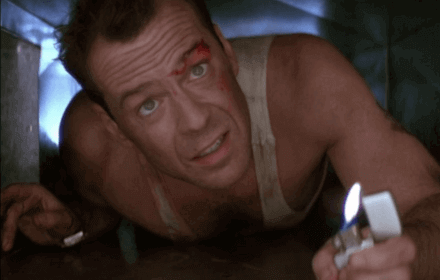 BRUCE WILLIS PERDE AL CASINO DI GLASGOW