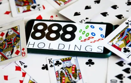 888 Holdings: Calo del Fatturato nel 2023