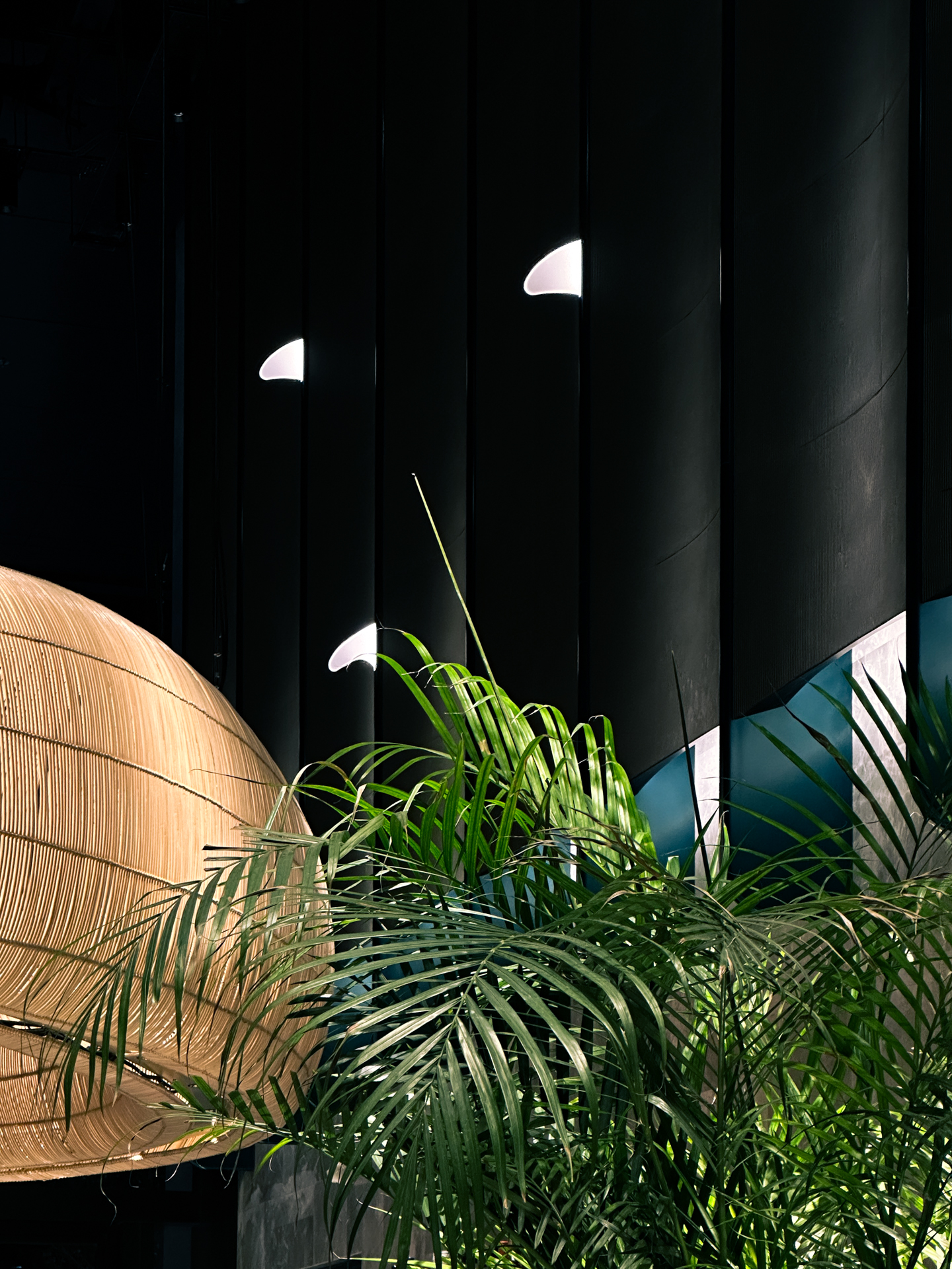 Groundswell Indoor Surfing Restaurant Bar 1920px