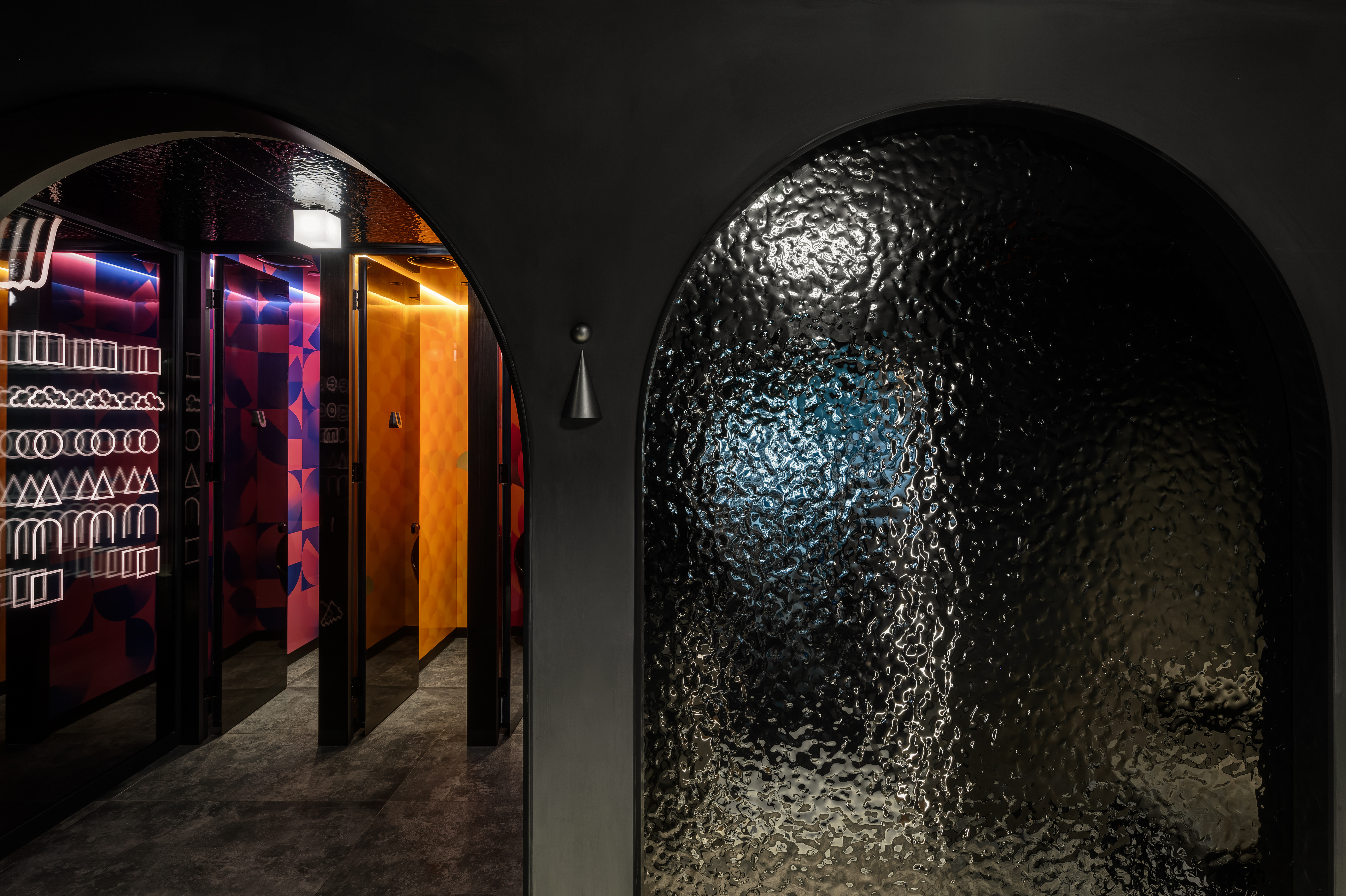 Bar restaurant Carbon Brew washroom