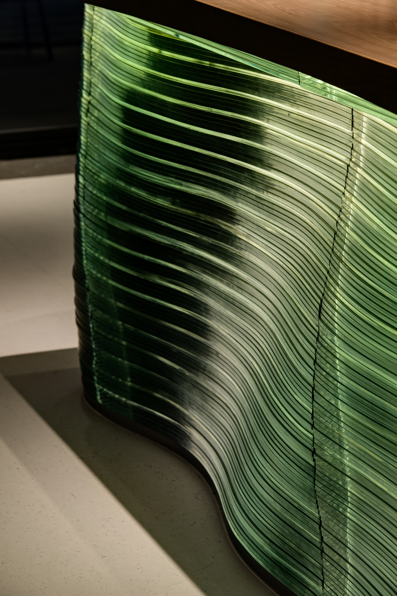 Groundswell Indoor Surfing Restaurant Bar 1920px-6