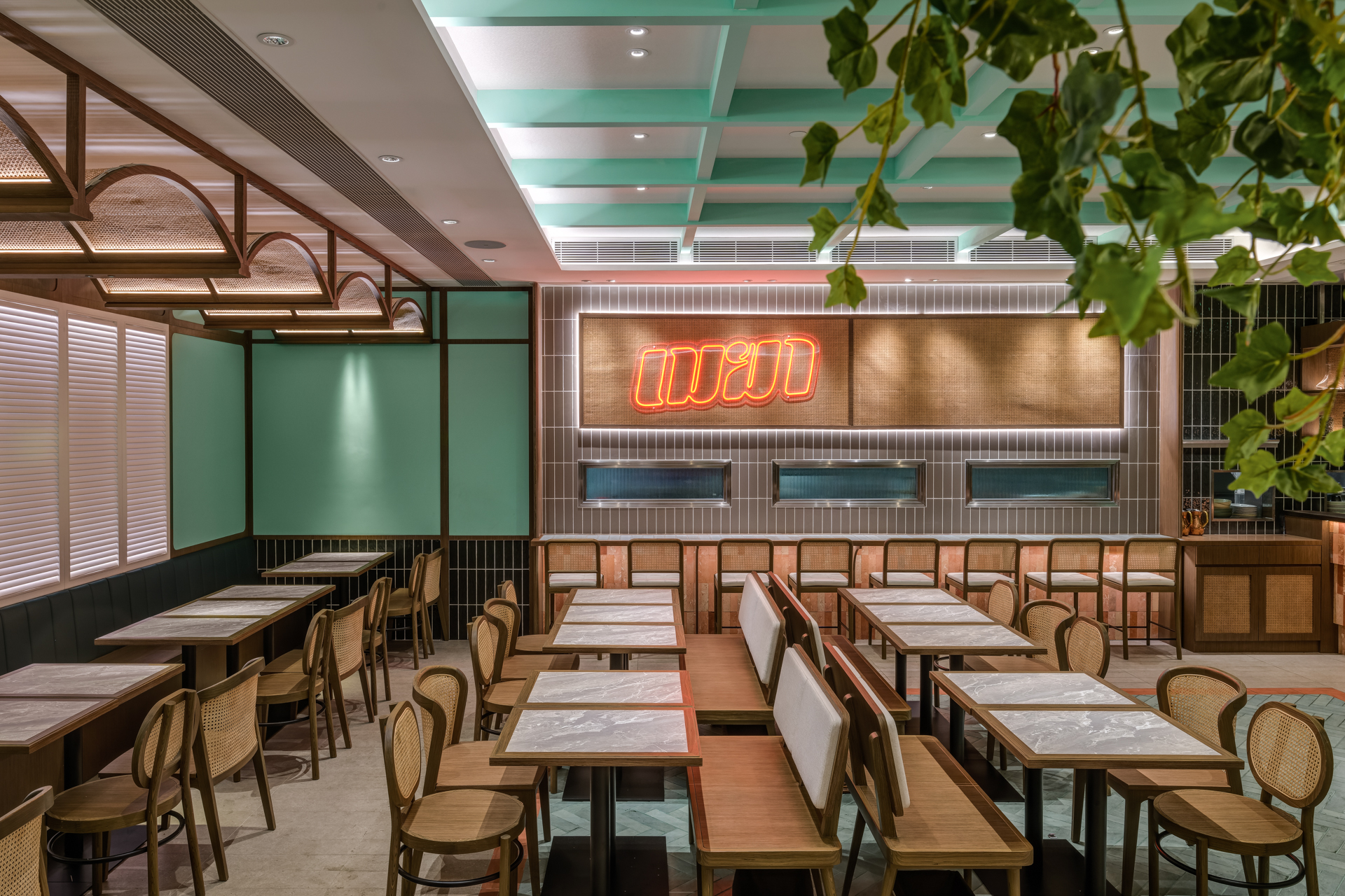 Mekha Thai Restaurant 1920px-09