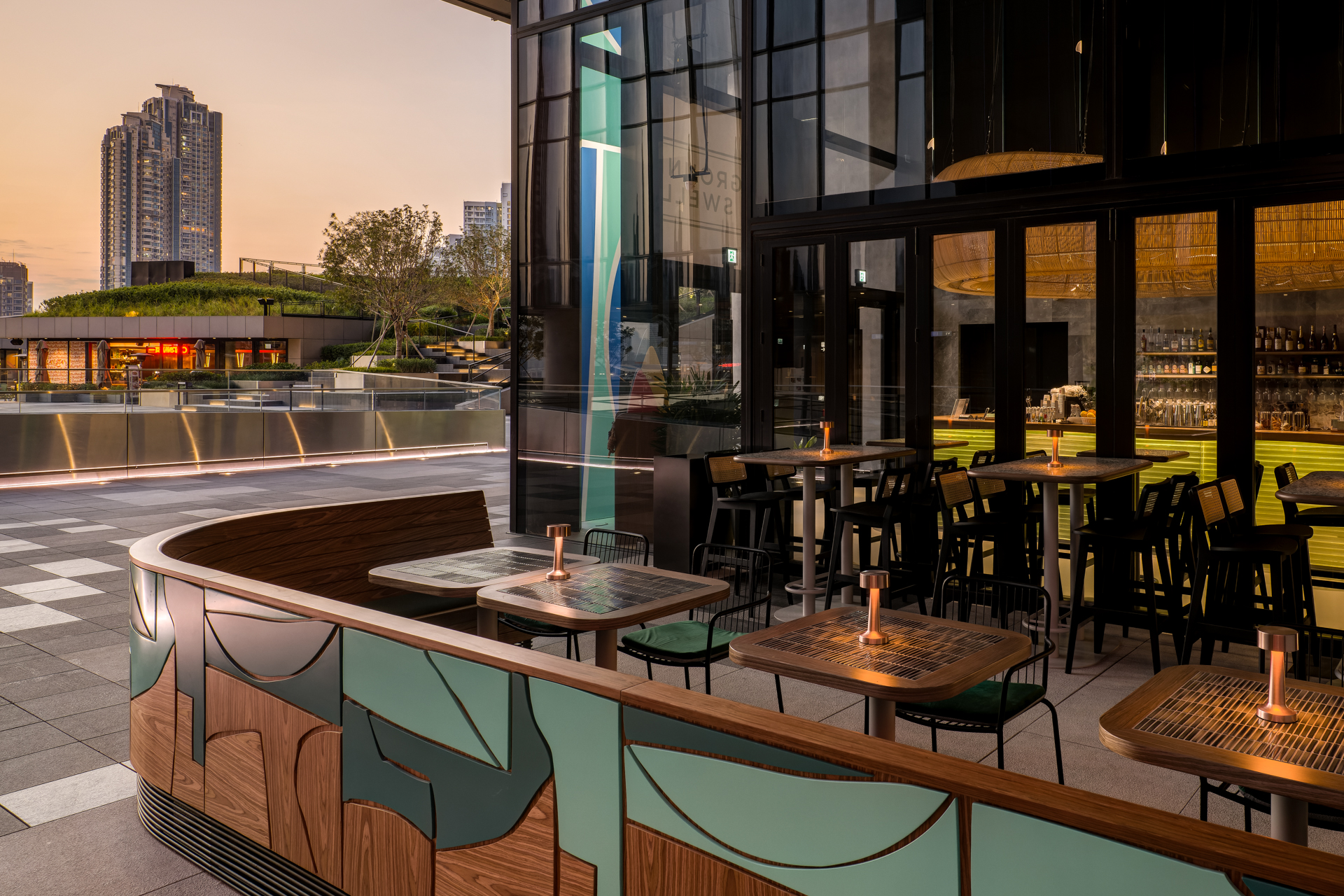 Groundswell Indoor Surfing Restaurant Bar 1920px-16