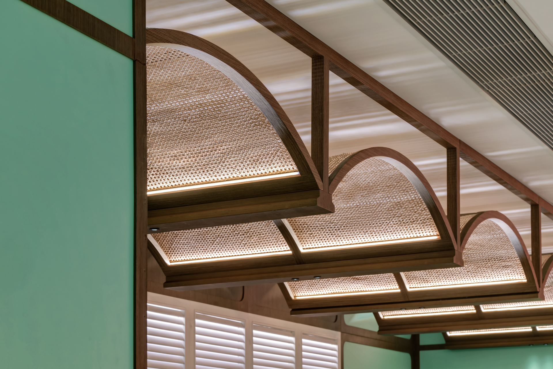 Mekha Thai Restaurant 1920px-13