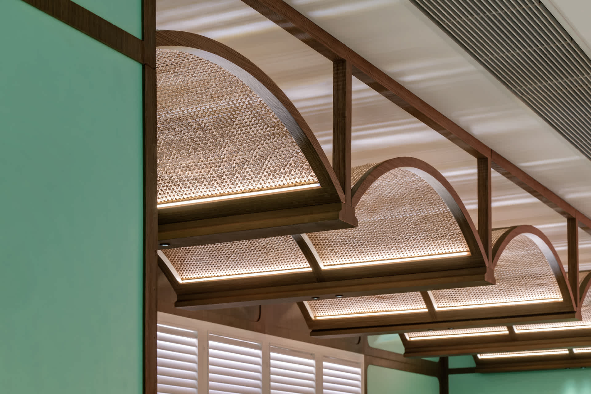 Mekha Thai Restaurant 1920px-13