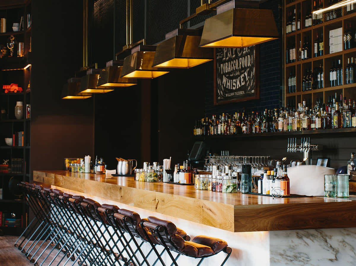 7-Tips-to-Turn-Your-Bar-into-a-Modern-Industrial-Interior-Design-2