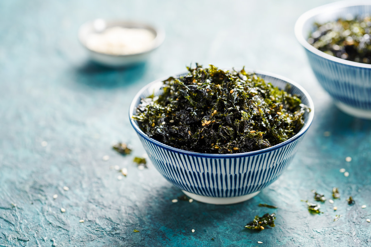 Dried seaweed in bowl with salt