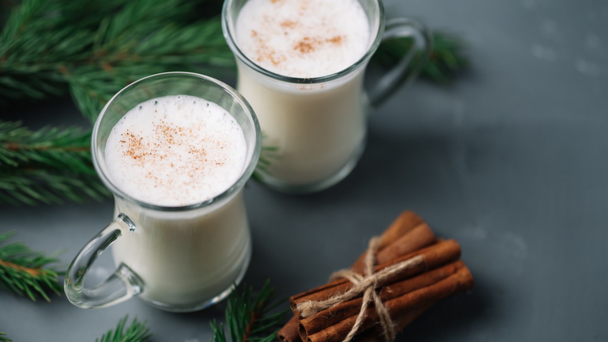 How to Make a Tom and Jerry Cocktail 2022 MasterClass