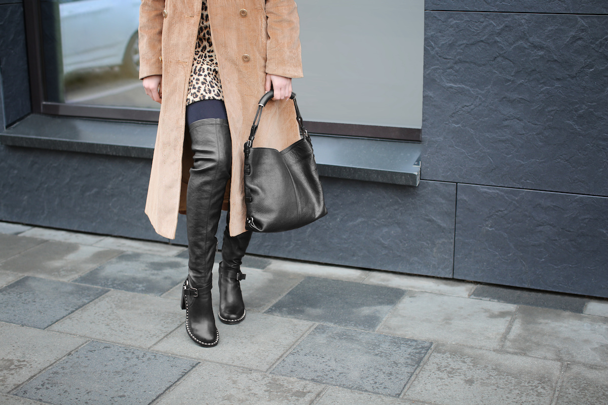How to Wear Over-the-Knee Boots: 6 Styling Tips for OTK Boots - 2024 -  MasterClass