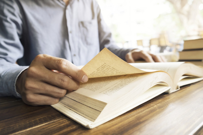 Become a Better Writer by Reading: 5 Ways Reading Improves Writing ...