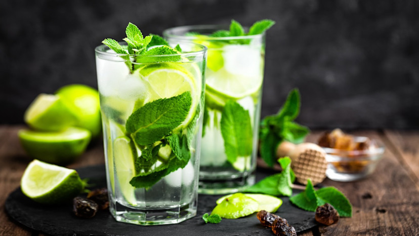 How to Make a Mojito: Simple Mojito Cocktail Recipe - 2024 - MasterClass