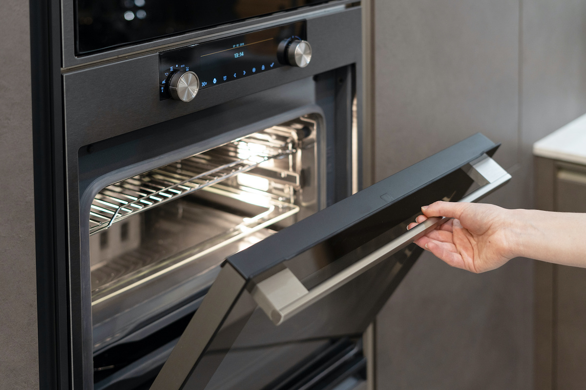Convection Vs. Conventional Oven: What's The Difference?
