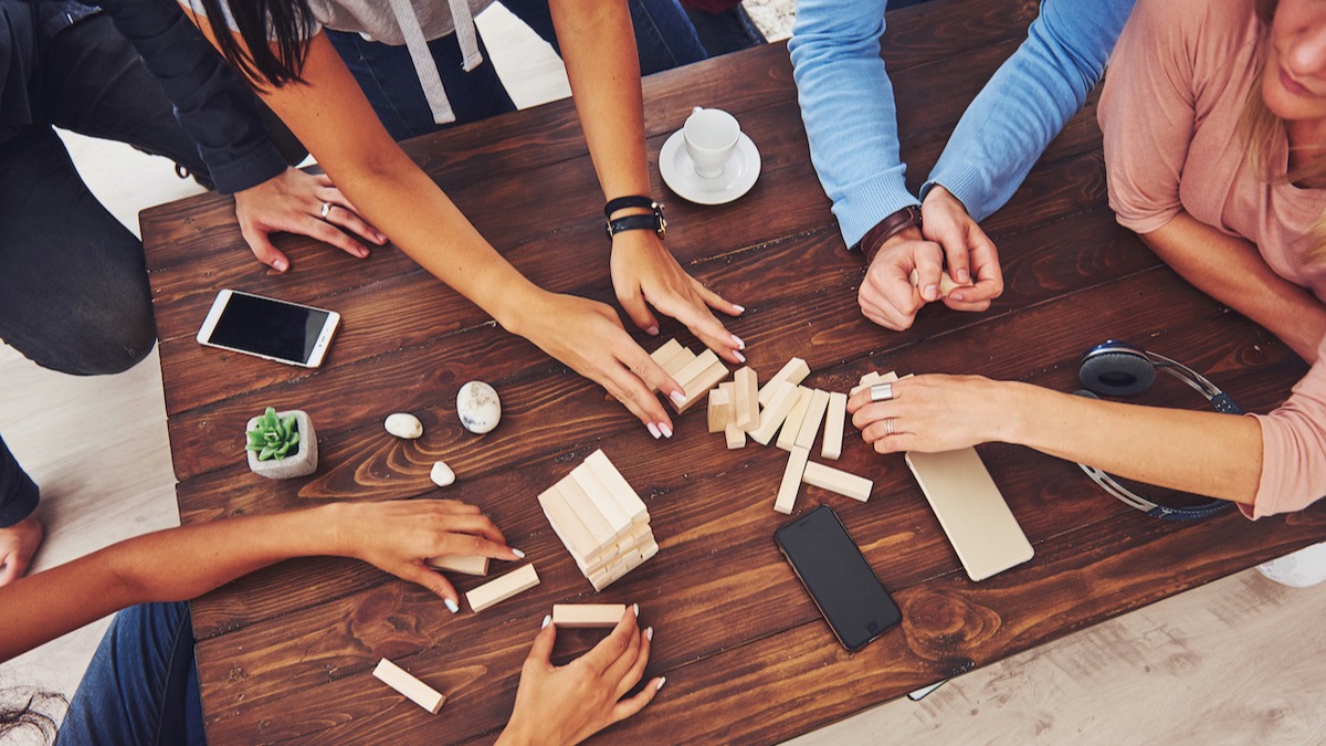 10 Popular Team-Building Activities: 4 Types of Team Building - 2022 -  MasterClass