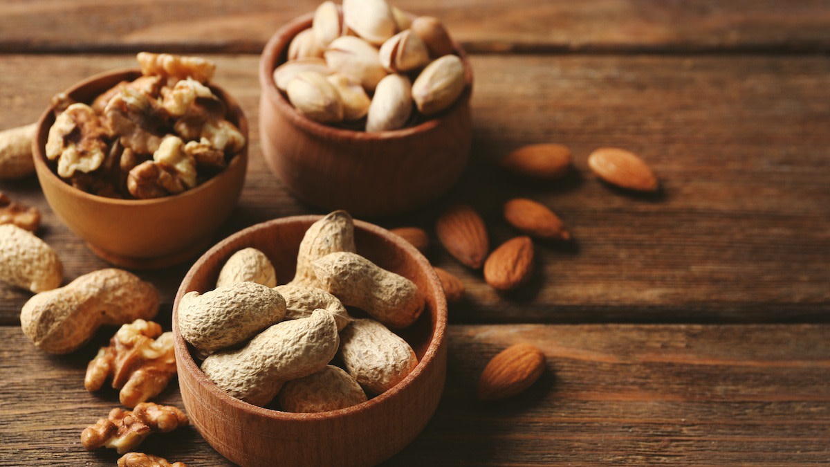 12 Types of Edible Nuts (With Pictures)