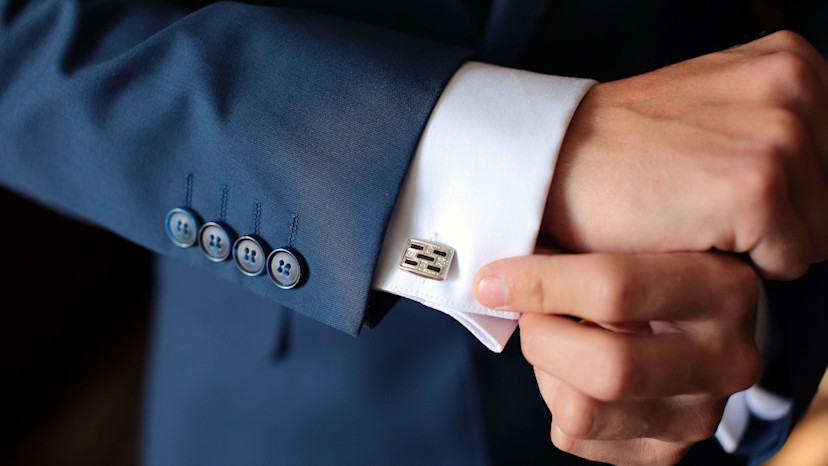 should cufflinks match tie