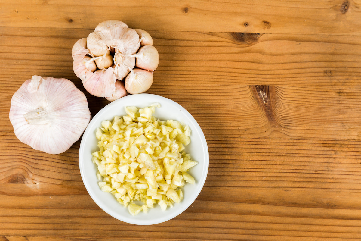 how-to-mince-garlic-4-tips-for-mincing-garlic-2024-masterclass