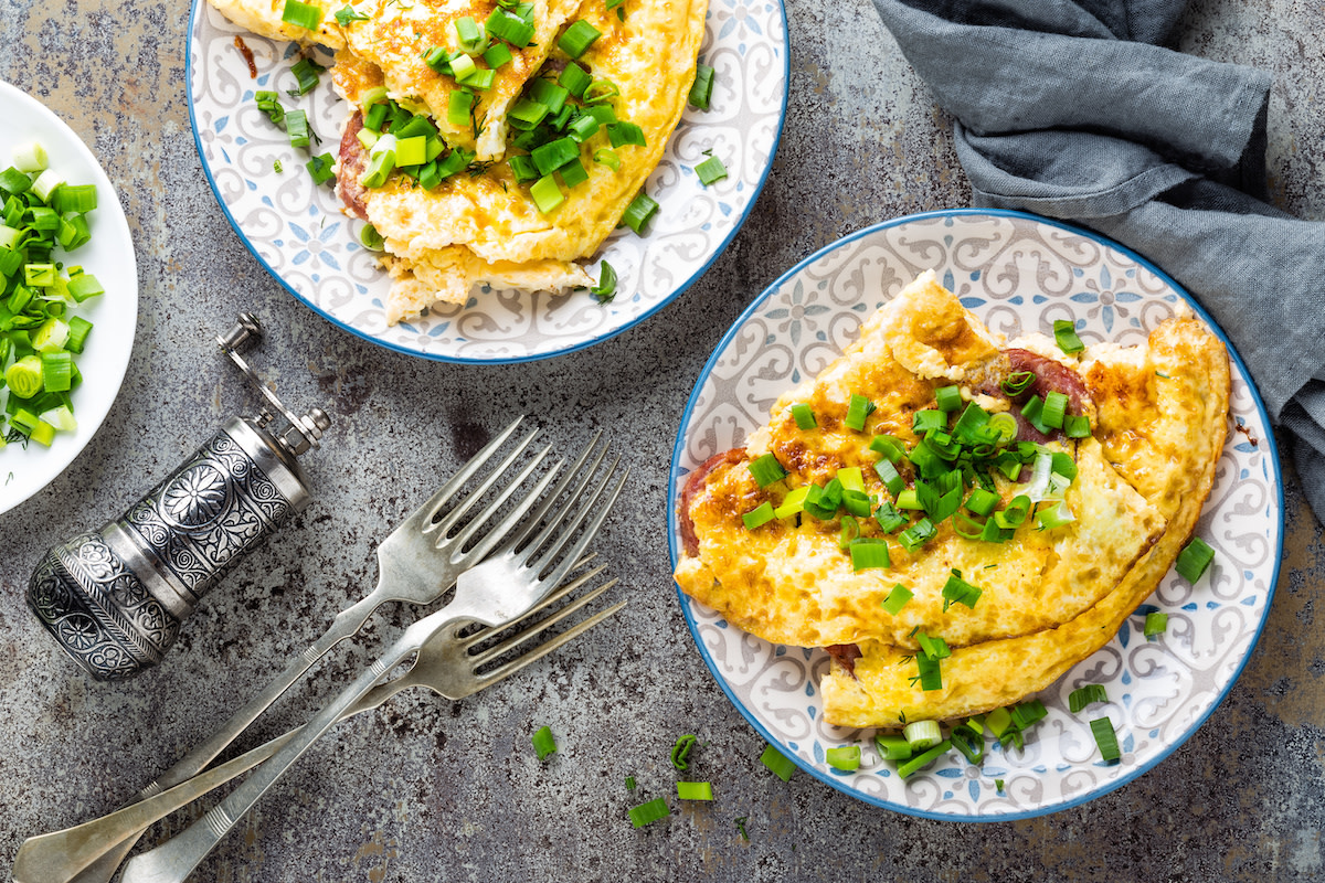 How to Make an Egg Omelet: Foolproof Omelet Recipe - 2022 - MasterClass