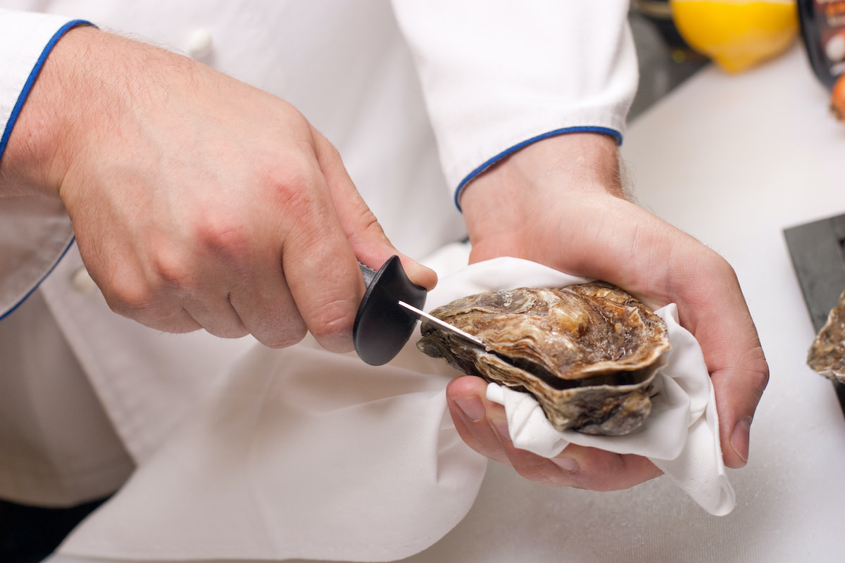 How to Shuck an Oyster 5 Tips for Shucking Fresh Oysters 2024