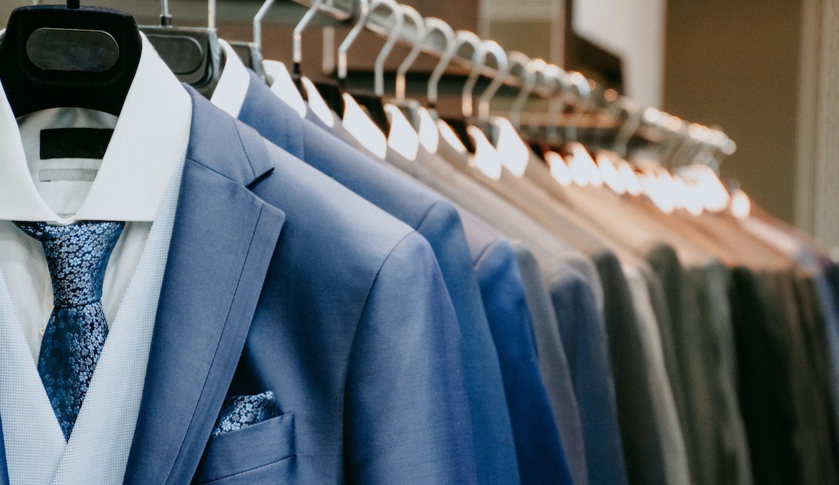 How to Wear a Suit: Types of Suits and Styling Tips - 2024 - MasterClass