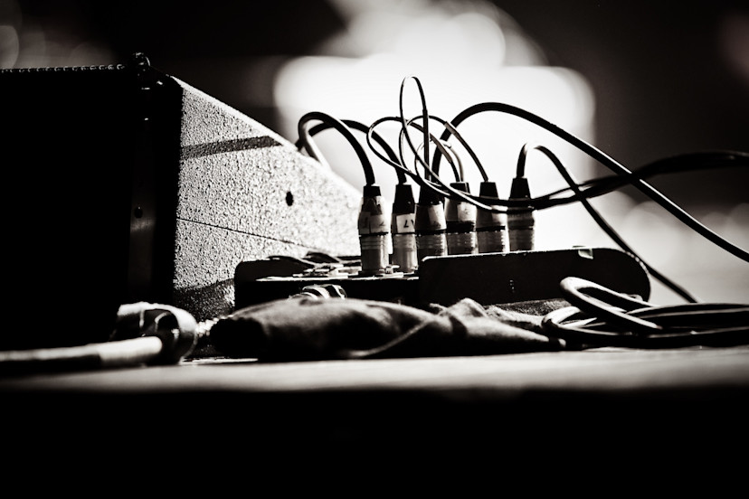 Grunge Music Guide: 4 Characteristics of Grunge Music - 2024 - MasterClass